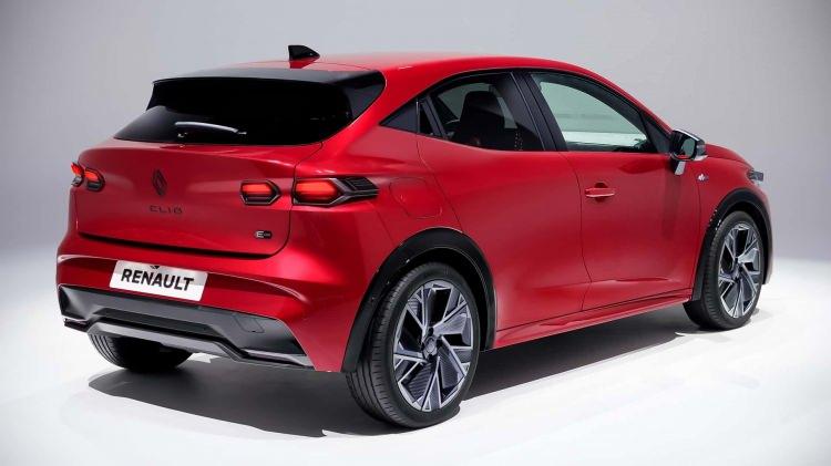 <p>Atletik silueti, dinamik çizgileri ve modern görünümüyle Yeni nesil Clio, Renault’nun güncel duygusal tasarım dilini yansıtan çarpıcı bir hatchback olarak öne çıkıyor. Göz alıcı dış tasarımı, iç mekânda da premium malzeme kalitesiyle tamamlanıyor.</p>

<p> </p>

<p>Bursa Oyak Renault Otomobil Fabrikaları’nda Eylül’de üretime başlayacak olan Yeni Renault Clio, 2026’nın ilk çeyreğinde Türkiye’de yollarda olacak.</p>
