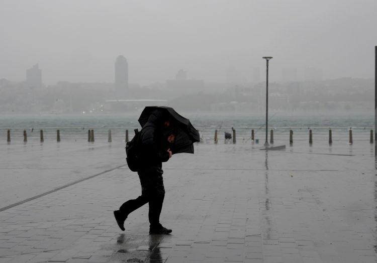 <p><strong>AKDENİZ</strong></p>

<p>Az bulutlu ve açık, zamanla batı kesimlerinin parçalı ve yer yer çok bulutlu, yarın (Pazartesi) öğle saatlerinden sonra Burdur'un batısının yerel sağanak ve gök gürültülü sağanak yağışlı geçeceği tahmin ediliyor.</p>

<p><strong>ADANA 23°C, 34°C</strong></p>

<p>Az bulutlu ve açık</p>

<p><strong>ANTALYA 24°C, 31°C</strong></p>

<p>Az bulutlu ve açık</p>

<p><strong>BURDUR 18°C, 34°C</strong></p>

<p>Az bulutlu ve açık, zamanla parçalı ve çok bulutlu, yarın (Pazartesi) öğle saatlerinden sonra batı kesimleri sağanak ve gök gürültülü sağanak yağışlı</p>

<p><strong>HATAY 24°C, 32°C</strong></p>

<p>Az bulutlu ve açık</p>
