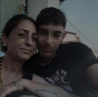 <p><span style="color:#B22222"><strong>KÜÇÜK OĞLU GÖZALTINDA</strong></span></p>
