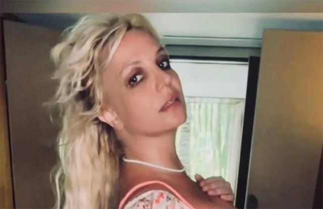 <p>Ancak geçmişteki<strong><em> <span style="color:#800080">"Free Britney"</span></em></strong> hareketinin yankılarının, ona herhangi bir müdahalede bulunmalarını ciddi anlamda zorlaştırdığını da ifade ederek durumundan endişe duyduklarını belirtiyorlar.</p>
