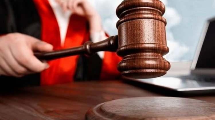 <p>Çocuğun temel haklarının korunması amacıyla mahkeme, özel bir "Çocuklara Özen Gösterilmesine Dair Bildirim" yayınlayarak her iki ebeveynin belirlenen süre içinde doğum belgesini almada iş birliği yapmasını zorunlu kıldı.</p>
