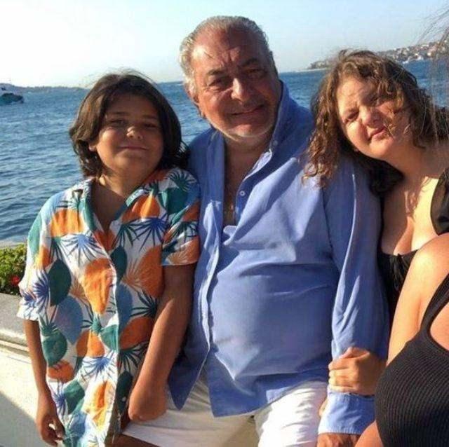 <p><strong>Bu duruşma karar duruşması olacaktı ama beyefendi duruşmada abuk subuk şeyler söyleyerek bağırdı. Katibi sinirden hasta etti, hakime hanımın sesi titredi. İnanamıyoruz, parodi gibi olanları seyrediyoruz. </strong></p>
