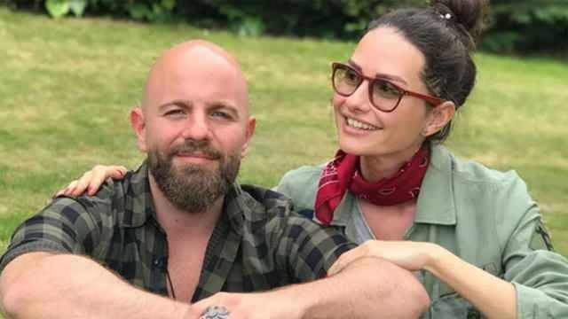 <p>Çift anlaşmalı olarak yollarını ayırırken, <strong>Yasemin Özilhan'</strong>dan sürpriz bir hamle geldi.</p>