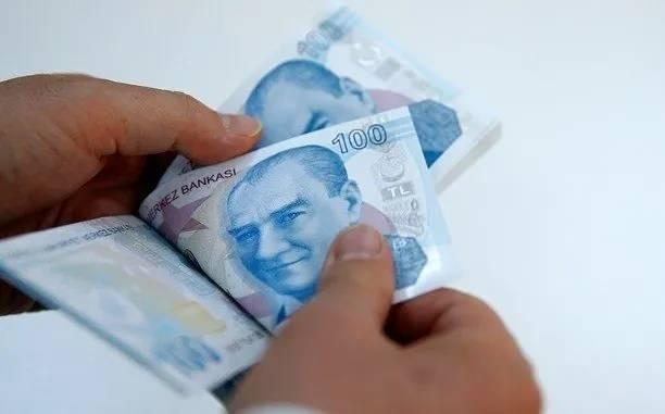 <p>Aile ve Gençlik Fonu kapsamında Ocak 2026 itibarıyla kredi tutarının artırılacağı kaydedilen paylaşımda, "Her iki eş de 18-25 yaş aralığındaysa kredi miktarını 250 bin liraya, 26-29 yaş aralığındaysa 200 bin liraya yükseltiyoruz. Başvuruları ekim ayı itibarıyla almaya başlıyoruz. Ailelerimizin gücü, geleceğimizin teminatı." ifadeleri kullanıldı.</p>

<p> </p>
