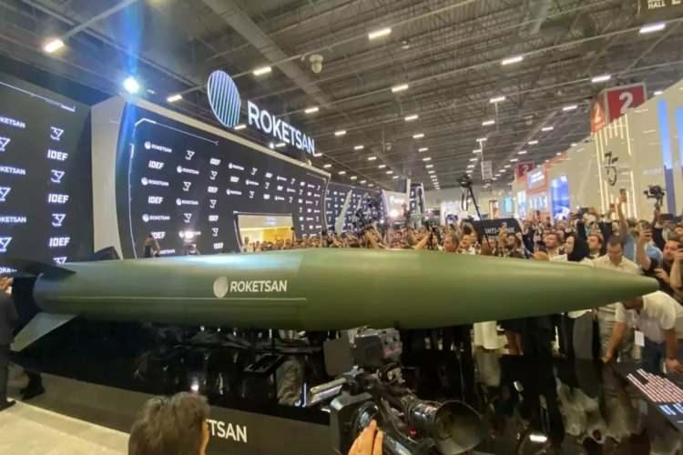 <p><strong>"KÜRESEL GÜÇ DENGELERİ SARSILACAK"</strong></p>

<p>Haberde, eğer artan gerilimlerin ortasında Türkiye ile İsrail arasında topyekun bir savaş patlak verirse, bunun sonucu sadece bir başka Orta Doğu çatışması ya da Doha tarzı tek seferlik bir saldırı olmayacağı; küresel güç dengesini sarsacak stratejik bir deprem olacağı bildirildi.</p>
