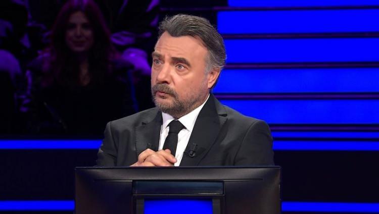 <p><strong>Ünlü oyuncu Oktay Kaynarca'nın sunumunu üstlendiği yarışma programı, son bölümüyle yine sosyal medyaya damga vurdu. Birbirinden ilginç soruların yer aldığı yeni bölümde Osmanlı tarihine dair ilginç bir soru ise herkesi meraklandırdı.</strong></p>
