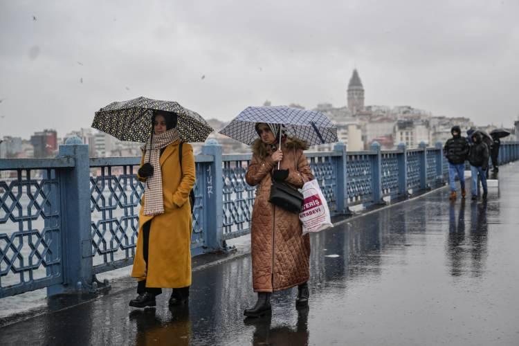 <p><strong>İŞTE İL İL HAVA DURUMU RAPORU</strong></p>
<p><strong>MARMARA</strong></p>
<p>Parçalı ve az bulutlu geçeceği tahmin ediliyor.</p>
<p><strong>ÇANAKKALE 18°C, 27°C</strong></p>
<p>Parçalı ve az bulutlu</p>
<p><strong>EDİRNE 16°C, 29°C</strong></p>
<p>Parçalı ve az bulutlu</p>
<p><strong>İSTANBUL 20°C, 27°C</strong></p>
<p>Parçalı ve az bulutlu</p>
<p><strong>KIRKLARELİ 15°C, 28°C</strong></p>
<p>Parçalı ve az bulutlu</p>