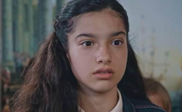 <p>'Kadın' dizisinde Özge Özpirinçci'nin kızına hayat verdiği dönem tanınan çocuk oyuncu Kübra Süzgün ve ailesinin Özge Özpirinçci hakkında suçlamalarda bulunduğu iddia edildi. </p>
<p> </p>