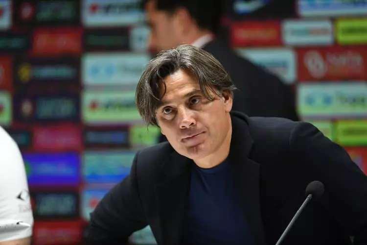 <p>Bir sonraki galeriye göz atın<br />
<br />
TFF hiç beklemedi bile! A Milli Takım'da tarihi fark sonrası Montella kararı</p>
