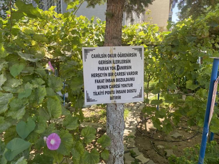 <p>Kara, bunu insanlara nasihat olması amacıyla yaptığını ve çevresinden olumlu yorumlar aldığını söyledi.</p>
