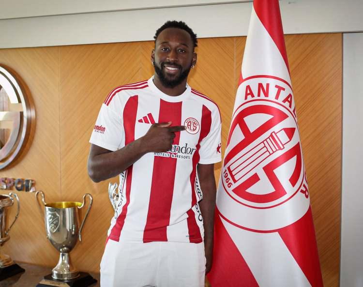 <p>Boli (Santrafor) Al-Gharafa → Antalyaspor</p>
