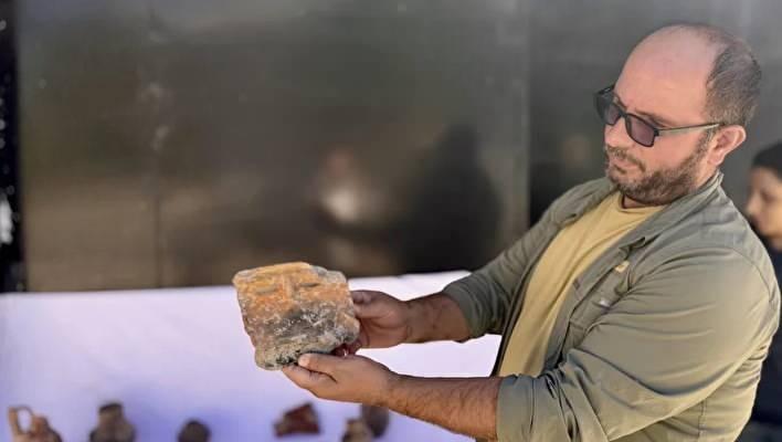 <p>Höyükte uzun yıllar ara verilen çalışmalar, 2023 yılında Kültür ve Turizm Bakanlığının izni doğrultusunda Selçuk Üniversitesi Arkeoloji Bölümü Prehistorya Ana Bilim Dalı Başkanı Doç. Dr. Ramazan Gündüz başkanlığında yeniden başladı.</p>

<p> </p>
