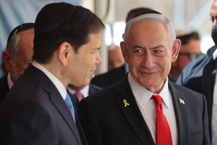 <p>ABD Dışişleri Bakanı Marco Rubio, resmi ziyareti kapsamında geldiği İsrail'de İsrail Başbakanı Binyamin Netanyahu ile Kudüs'teki Ağlama Duvarı'nı ziyaret etti.</p>
