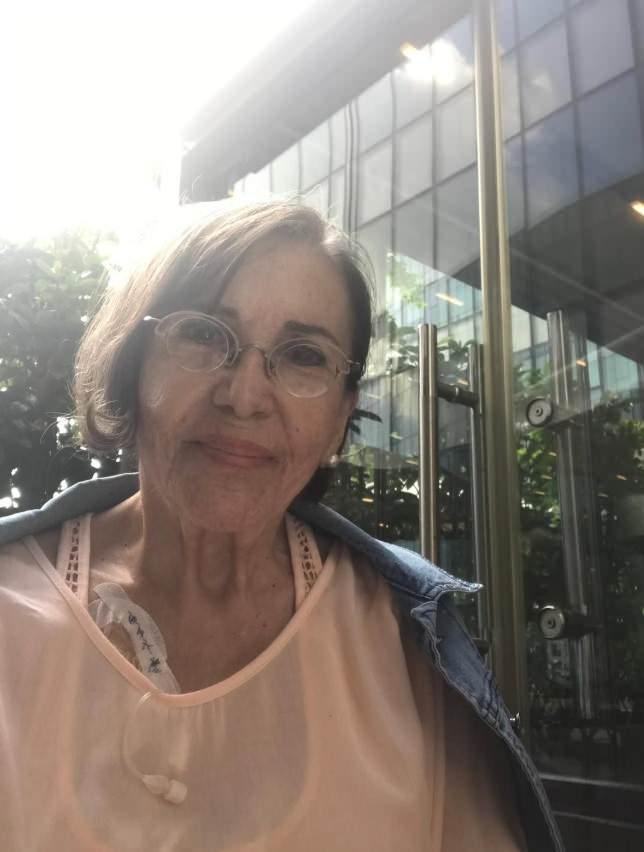 <p><strong>"DUALARINIZ EKSİK ETMEYİN"</strong></p>

<p>Hastanede tedavisi devam eden Gül Onat, sosyal medya hesabından son halini paylaştı.</p>

<p>Onat paylaşımına; "Bir tedavi günü daha Dualarınızı eksik etmeyin dostlar" notunu düştü</p>

