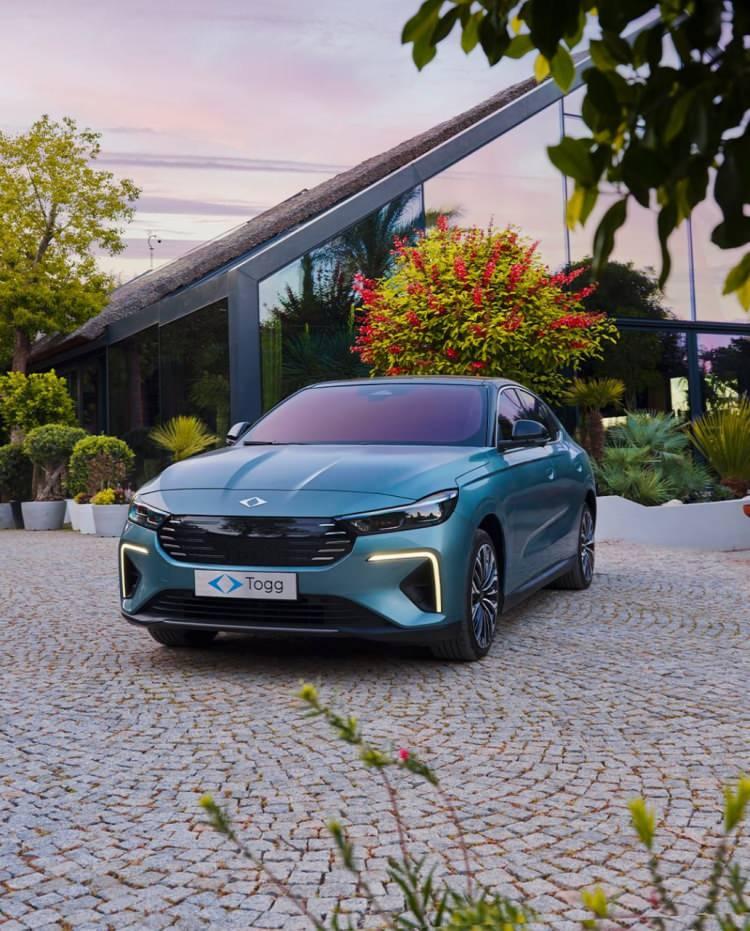 <p><em><strong>İŞTE TOGG SEDAN T10F'İN FİYATI</strong></em></p>

<p><strong>V1 RWD Standart Menzil</strong> 1 milyon 878 bin TL</p>

<p> </p>
