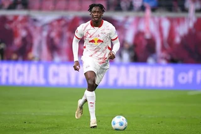 <p>El Chadaille Bitshiabu - RB Leipzig</p>
