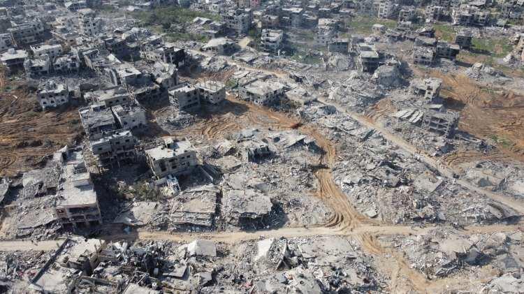 <p>Mahalle pazarına ait otopark alanında 2 Eylül’de yaklaşık 200 çadır vardı; 16 Eylül’de ise hiçbiri kalmamıştı.</p>
