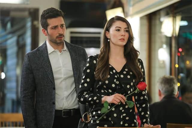 <p>Son dönemde <strong>Hudutsuz Sevda</strong>, <strong>Sipahi</strong>, <strong>Komutan</strong> gibi popüler yapımlardaki başarılı performansıyla tanınan oyuncu <strong>Emre Bulut</strong>, şok edici bir suçlama ile gündeme bomba gibi düştü.</p>
