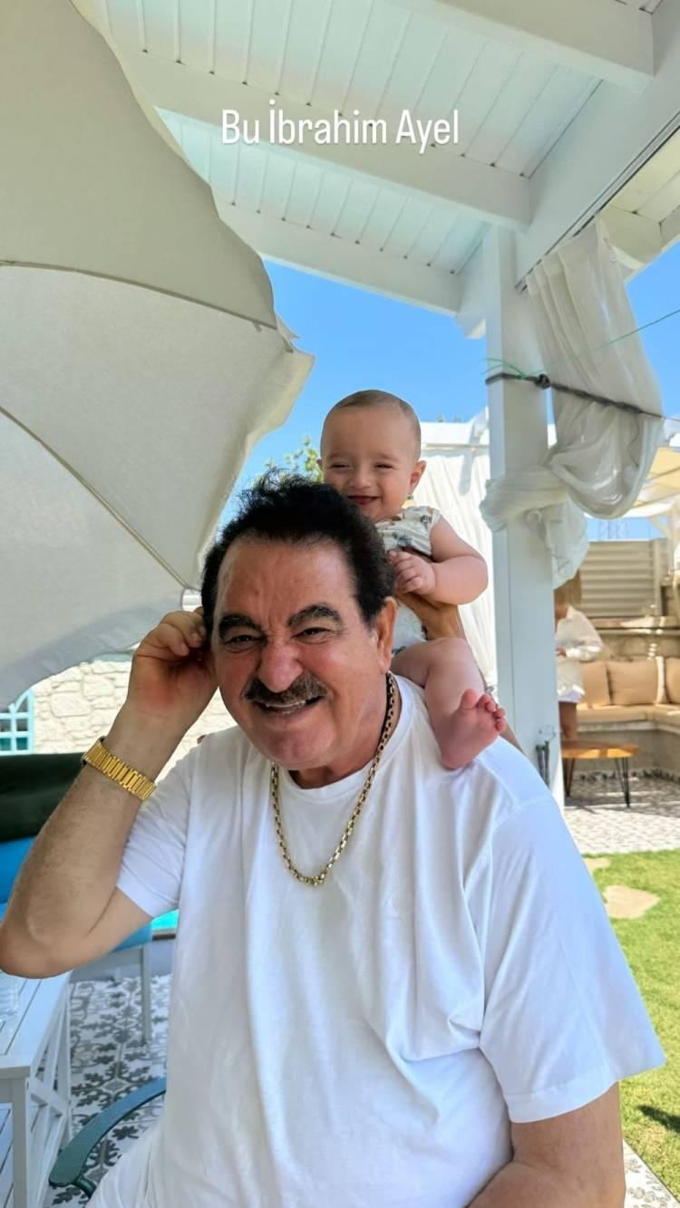 <p><span style="color:#FF0000"><strong>"BEN BIYIKLI BİRİNE GÜLMEZDİM İKİZLER GÜLÜYOR"</strong></span></p>

<p><strong>İkizler ve dedelerinin aralarının çok iyi olduğunu söyleyen İdo Tatlıses, "İbrahim Bey, Yasemin'in babası gibi torunlarıyla oynamak isterdi. Fakat durumundan dolayı yapamıyor. </strong></p>
