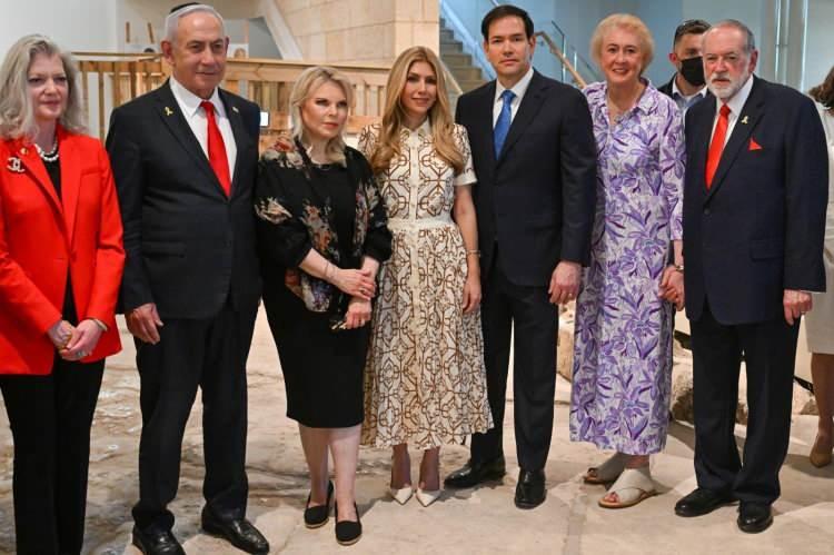<p>İsrail basınına göre, Rubio-Netanyahu ikilisinin Burak (Ağlama) Duvarı ziyaretine ABD'nin İsrail Büyükelçisi Mike Huckabee de eşlik etti.</p>
