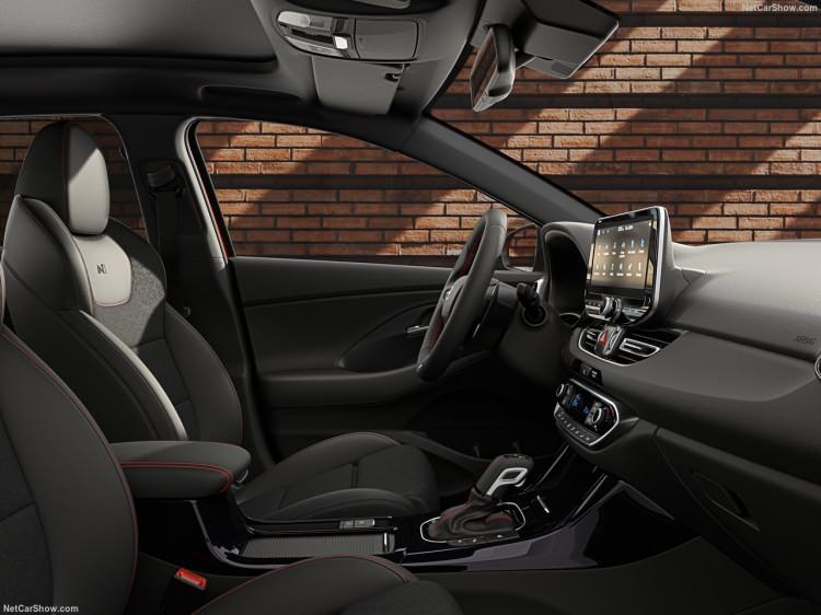 <p>Şirketten yapılan açıklamaya göre, Hyundai Motor Türkiye, C segmentinin en beğenilen modellerinden biri olan i30, modern tasarımı, gelişmiş teknolojileri ve yüksek güvenlik donanımlarıyla dikkati çekiyor.</p>
