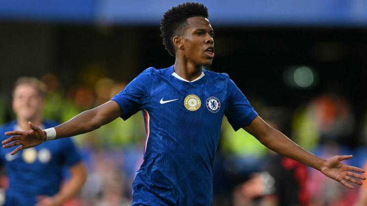 <p>Estevão - Chelsea</p>
