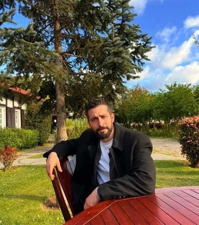 <p><strong>İstanbul Asliye Ceza Mahkemesi</strong>, <strong>Emre Bulut'un</strong> savunmasının ardından oyuncunun <strong>serbest bırakılmasına</strong> karar verdi. Dava ise ertelendi.</p>
