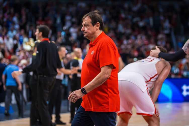 <p><strong>"İkinci yarıda Ergin Ataman'ın takımı oyunun kontrolünü neredeyse her zaman elinde tuttu ancak kritik anda güçlü Alman oyun kurucuyu durdurmayı başaramadı.”</strong></p>
