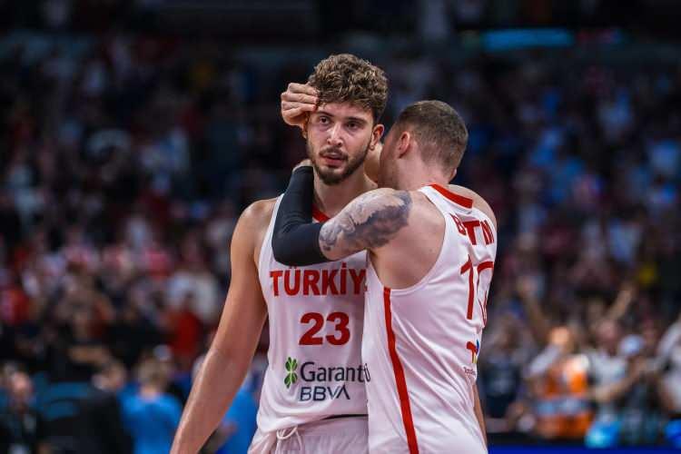 <p>Milli takım, sahadan 88-83’lük yenilgiyle ayrıldı ve gümüş madalyanın sahibi oldu.</p>