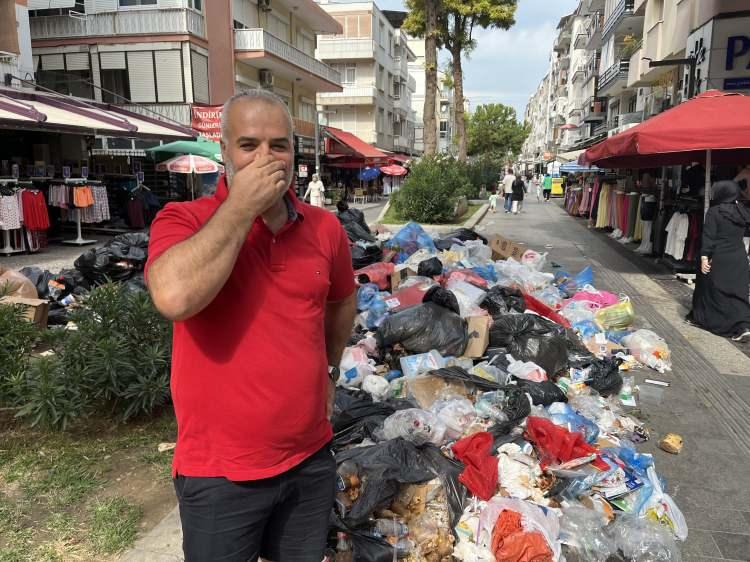 <p><span style="color:#A52A2A"><strong>700 İŞÇİNİN MAAŞI ÖDENMEDİ</strong></span></p>

<p>Forbes Dernek Başkanı Kadir Kaya, yaşanan durumu sert sözlerle dile getirerek, <strong>"Yaklaşık 1 milyonluk gayri resmi nüfusu olan bu ilçede NATO var, Hipodrom var, jandarma komutanlığı var, merkez komutanlığı var, fakülte var, üniversite var. Bu kadar yoğunluğu barındıran bir ilçede bin 700 işçinin maaşını ödeyememek, ne bir parti gücüyle ne başka bir şeyle açıklanabilir. Bu tamamen belediyenin beceriksizliğidir."</strong> dedi.</p>
