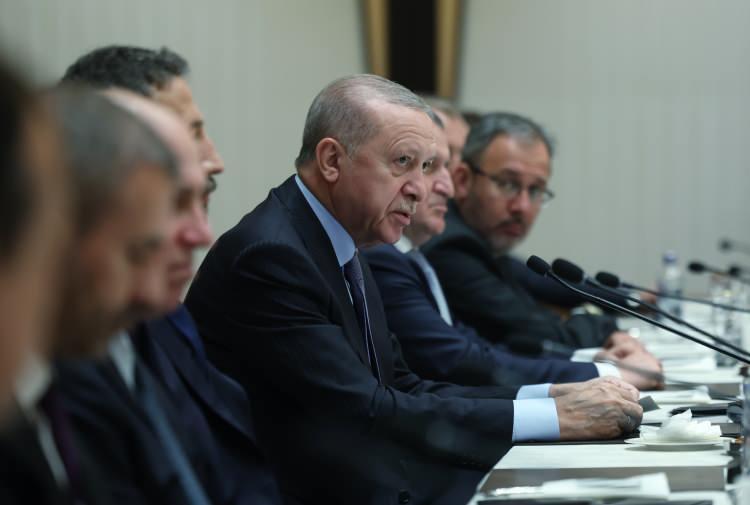 <p><strong>"Bugün A Millî Basketbol Takımımızla Cumhurbaşkanlığı Külliyemizde bir araya geldik.</strong></p>
<p> </p>