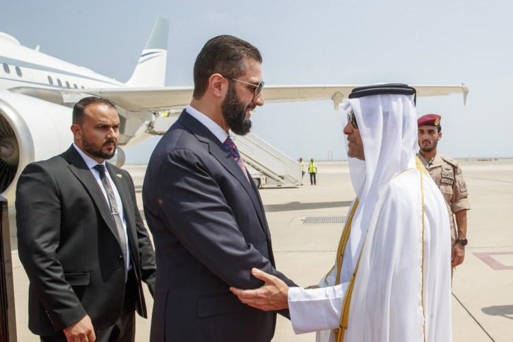 <p>Kardeş Suriye Arap Cumhuriyeti Devlet Başkanı Ahmed El Şaraa, bugün yapılması planlanan Acil Arap-İslam Zirvesi'ne katılmak üzere Pazartesi günü Doha'ya geldi.</p>

<p> </p>
