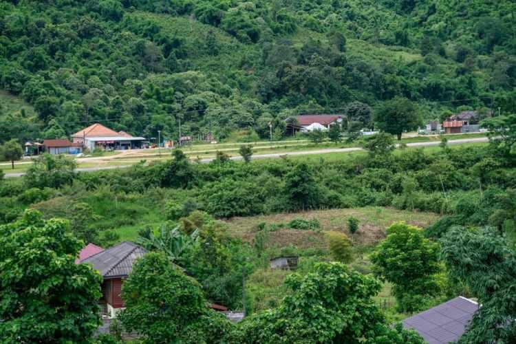 <p>Savaşın izleri hâlâ bölgede görülürken, Long Tieng turistik bir nokta olmaktan çok, araştırmacıların ve tarihçilerin ilgisini çeken bir alan konumunda yer alıyor. </p>

<p> </p>
