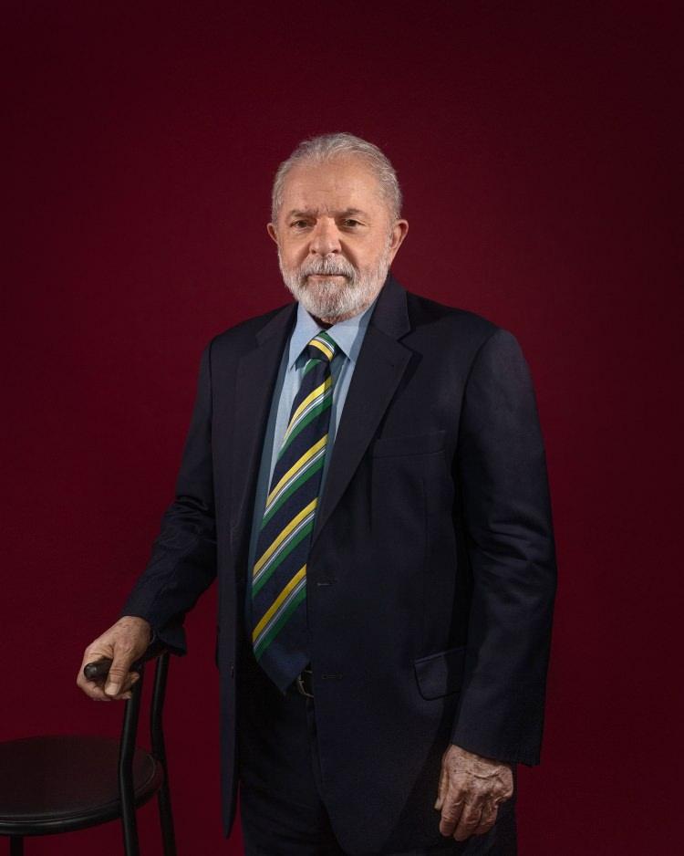 <p><strong><span style="color:rgb(178, 34, 34)">LULA DA SİLVA </span> | 168 metre</strong></p>
<p> </p>
<p>Brezilya Devlet Başkanı</p>
