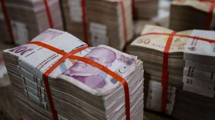 <p>Örnekle ilerlemek gerekirse son 7 yılda SSK ve Bağ-Kur üzerinden primleri yatan çalışan 3.5 yıldan fazla (1261 gün) hangi kurumdan (SSK, Bağ-Kur) prim ödemişse o kurumdan emekli oluyor.</p>

<p> </p>
