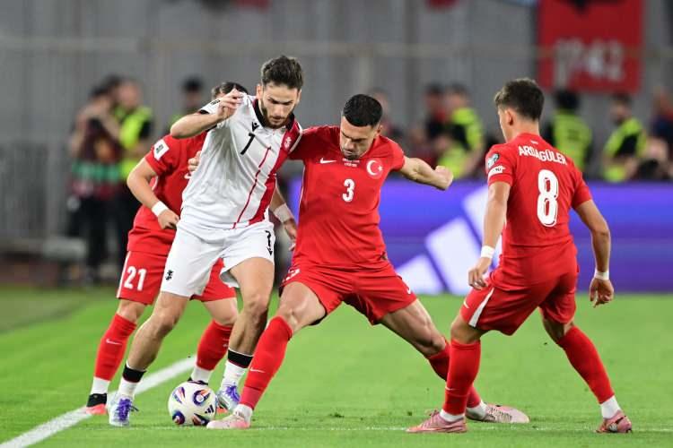<p>Gürcistan bin 377 puanla bir basamak düşerek 68'inci sırada yer aldı. Bin 271 puanlı Bulgaristan ise iki basamak gerileyerek 86'ncı sıraya yerleşti.</p>
