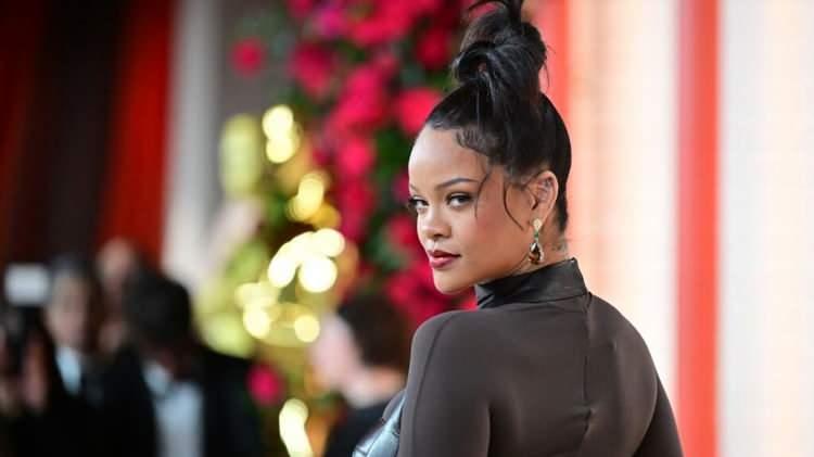 <p><strong><span style="color:rgb(178, 34, 34)">RIHANNA </span> |  FİLİSTİN</strong></p>

<p> </p>

<p><strong>Şarkıcı</strong></p>
