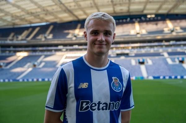 <p>Victor Froholdt - FC Porto</p>
