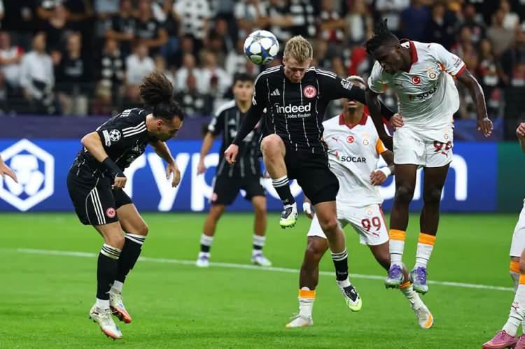 <p><strong>Sportschau:</strong> Eintracht, Galatasaray'ın zayıflığından acımasızca yararlandı.</p>