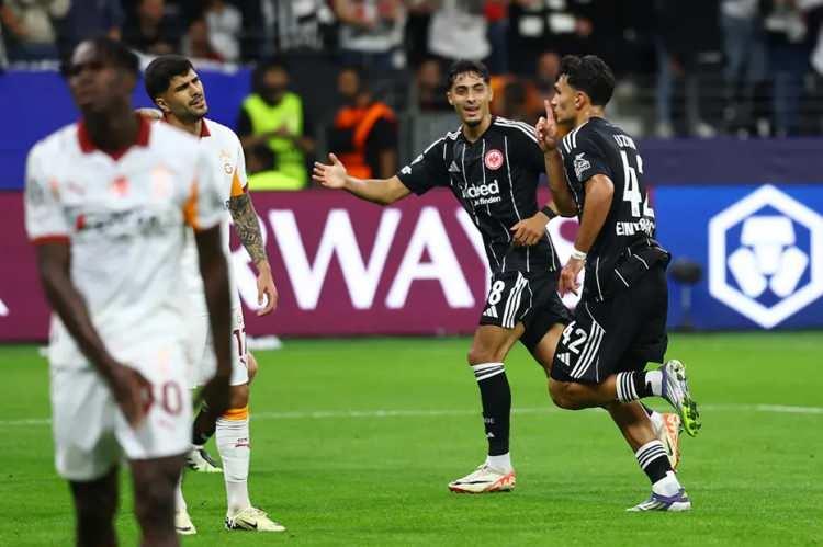 <p><strong>Sky Sport:</strong> Eintracht Frankfurt, Şampiyonlar Ligi'nde Galatasaray'ı net bir şekilde yendi.</p>
