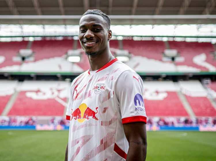 <p>Ezechiel Banzuzi - RB Leipzig</p>
