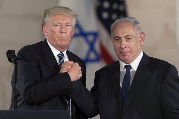 <p><span style="color:#B22222"><strong>İSRAİL'E SİLAH SATAN ÜLKELER ORTAYA ÇIKTI!</strong></span></p>

<p> </p>

<p>Dünyanın farklı coğrafyalarından şirketler ve hükümetler, doğrudan ya da dolaylı yollarla İsrail’e silah ve askeri teknoloji tedarik ediyor. <strong>Verilen destek, sadece savaş uçakları ya da füzelerle sınırlı değil; gözetleme sistemlerinden zırhlı araçlara, mühimmattan yazılıma kadar geniş bir yelpazeyi kapsıyor. </strong></p>
