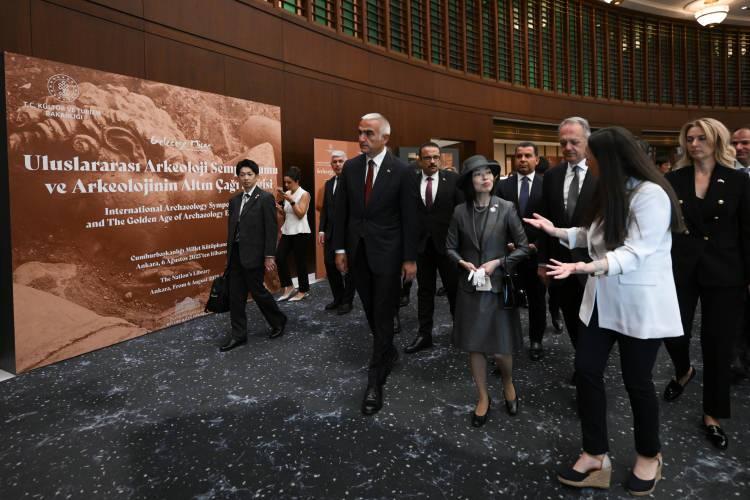 <p>Japonya Altes Prensesi Akiko Mikasa, Türkiye ziyareti kapsamında "Bir Vizyonun Doğuşu: Geleceğe Miras Projesi – Arkeolojinin Altın Çağı" sergisini gezdi.</p>
