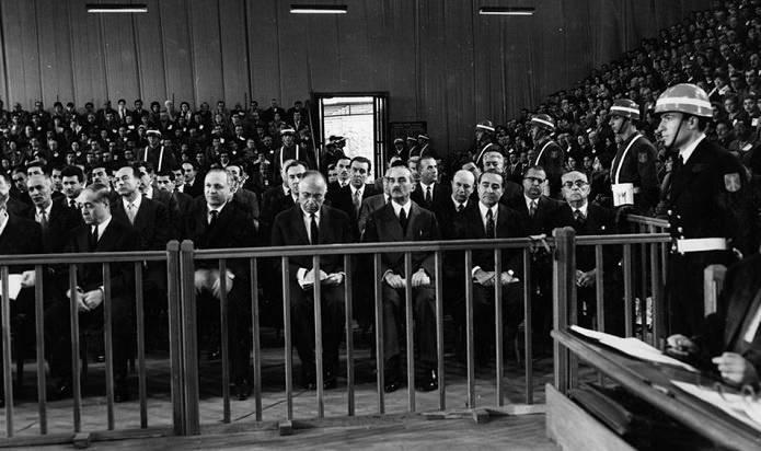<p>14 Ekim 1960'ta başlayan Yassıada yargılamaları, 15 Eylül 1961'de karara bağlandı. 592 sanıktan 288'i için idam istendi.</p>

<p> </p>
