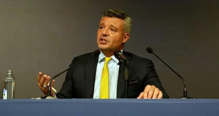 <p><strong>Fenerbahçe'nin 300 milyon dolar geliri var, bunu yönetmek önemli. Sponsorluk konusunda da profesyonellerden oluşan bir komite kuracağız. Biz buraya başkan olmaya değil, iyi başkan olmaya geliyoruz.</strong></p>
