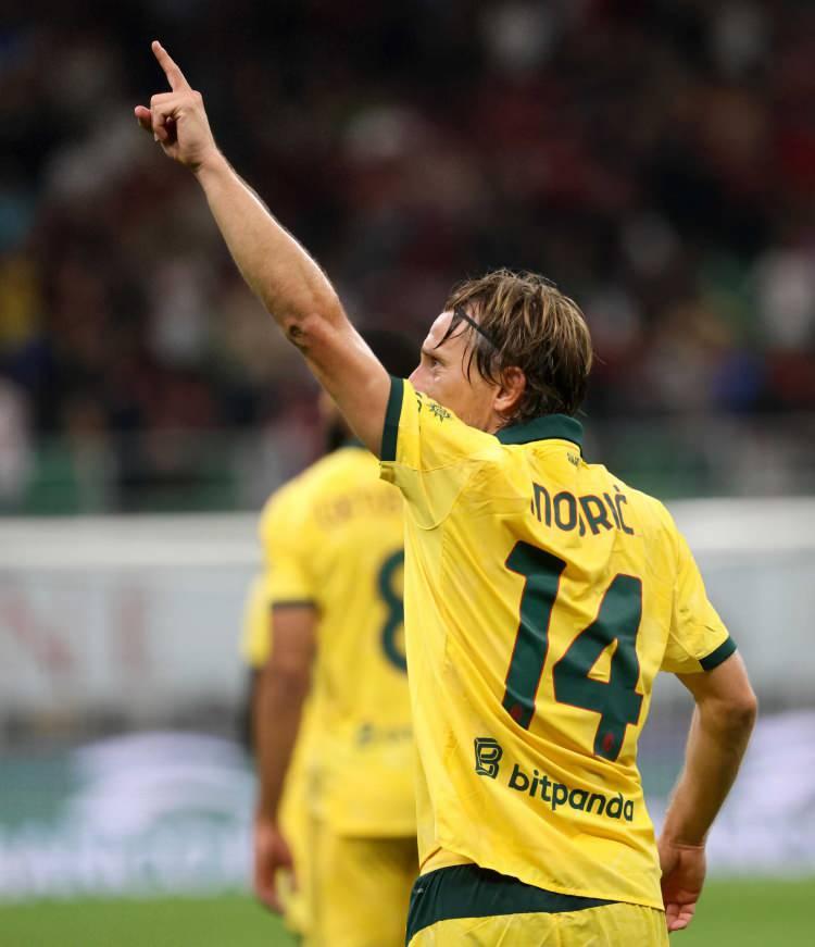 <p>12: AC Milan (74)</p>