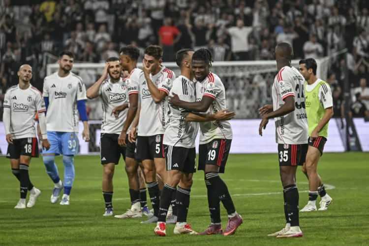 <p>Süper Lig'de Başakşehir'i 2-1'le geçen Beşiktaş'ın 15 olan şampiyonluk oranı ise değişmedi.</p>
