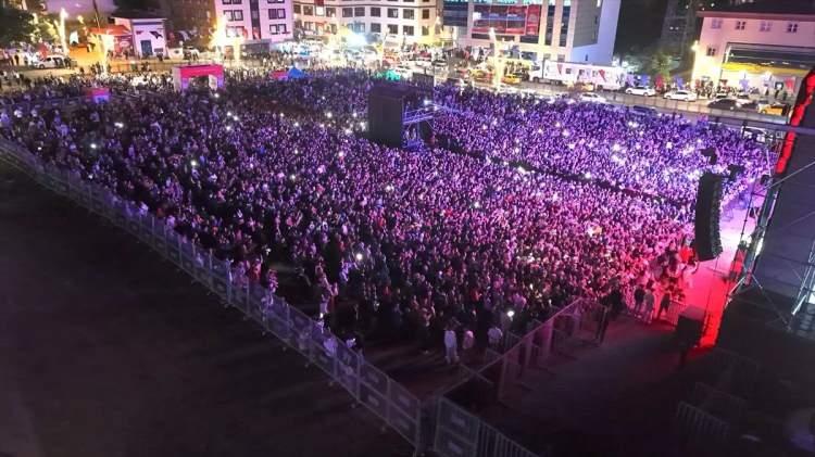 <p>Sana, ülke diyenin yüzüne tüküreyim. İnşallah siyonist rejim ve İsrail diye bir ülke kalmaz" diye konuştu.</p>