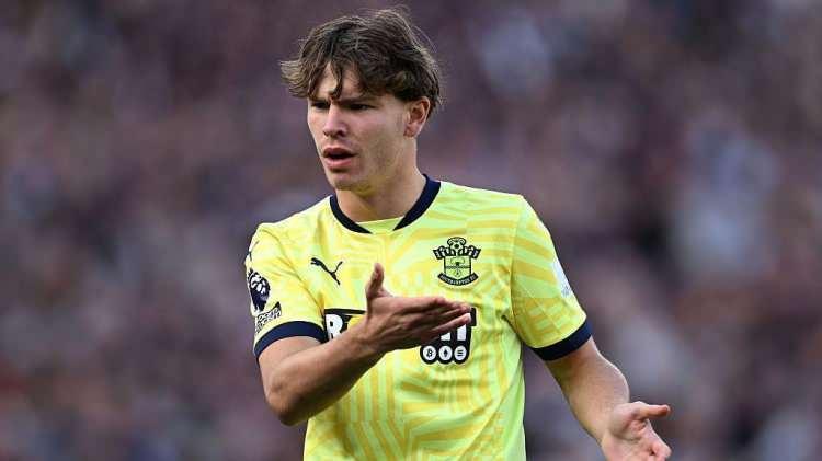 <p>Tyler Dibling - Everton</p>
