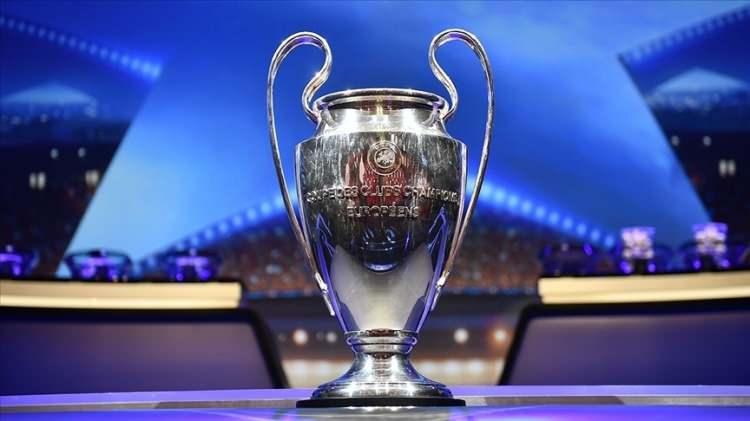 <p>UEFA Şampiyonlar Ligi'nde ilk hafta maçları tamamlandı. Galatasaray, deplasmanda Eintracht Frankfurt'a 5-1 yenilerek turnuvaya tatsız bir başlangıç yaptı ve 36 takımlı puan durumunda 35. sırada yer aldı. Football Meets Data adlı veri sitesi, ilk hafta müsabakalarının ardından Şampiyonlar Ligi'ndeki takımların son 16 turuna katlıma ihtimallerini derledi: İşte sonuçlar...</p>
